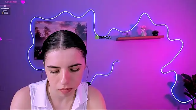 Snapshot of lyra_desire chatting on 05.25.26 lyra desire online show from 05.25.26