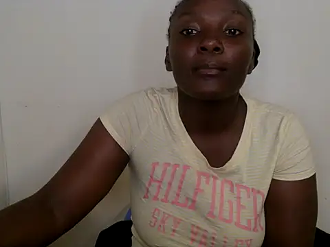 Snapshot of sexyleah25 chatting on 07.27.26 sexyleah25 online show from 07.27.26