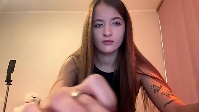 cute nessy online show from 05.19.26