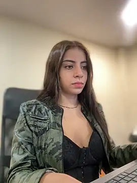 Hanna Cruz  online show from 06.04.26