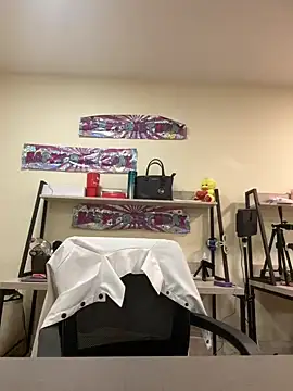 Hanna Cruz  online show from 07.24.26