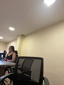 Hanna Cruz  online show from 07.25.26