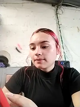 Snapshot of Arianna_01 chatting on 05.20.26 Arianna 01 online show from 05.20.26