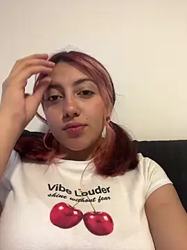 Snapshot of Emma_Cut chatting on 05.29.26 Emma Cut online show from 05.29.26
