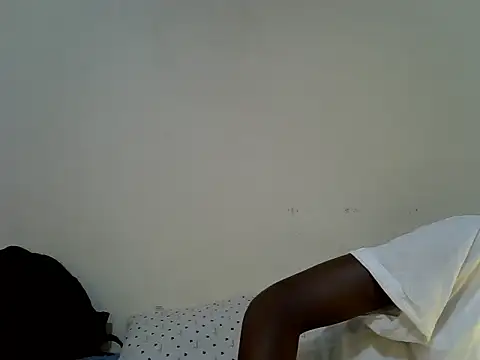 Snapshot of PetiteMelaninn chatting on 06.23.26 PetiteMelaninn online show from 06.23.26