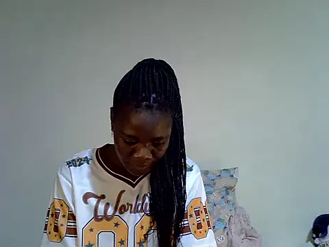 Snapshot of PetiteMelaninn chatting on 07.16.26 PetiteMelaninn online show from 07.16.26