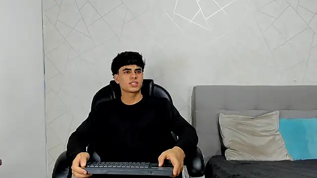 Snapshot of Toji_ferrer chatting on 08.01.26 Toji ferrer online show from 08.01.26