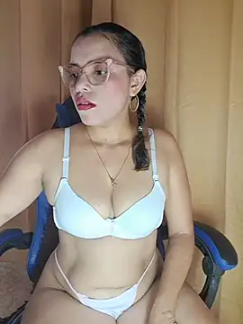 Estrella em online show from 07.03.26