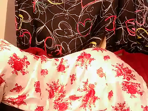 Snapshot of mesh_cutie chatting on 05.28.26 mesh cutie online show from 05.28.26
