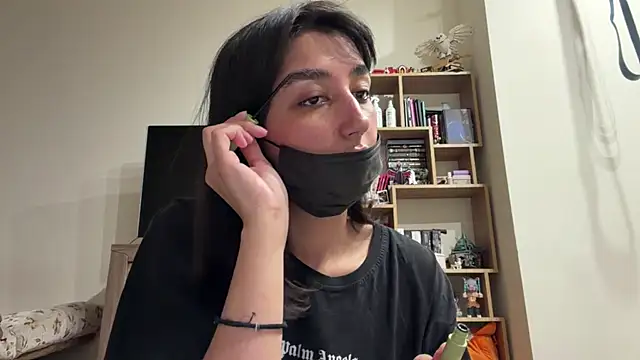 Snapshot of PaintedDisplay chatting on 07.13.26 PaintedDisplay online show from 07.13.26