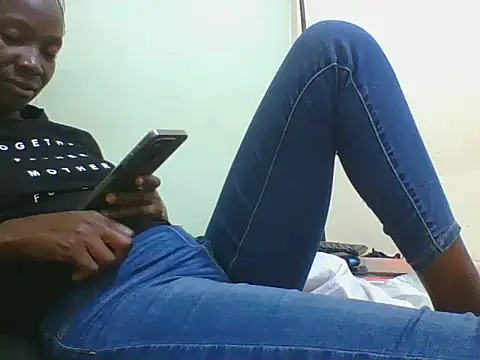 Snapshot of Ebonydonnah chatting on 05.29.26 Ebonydonnah online show from 05.29.26