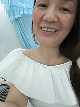 Lye lovely online show from 07.05.26