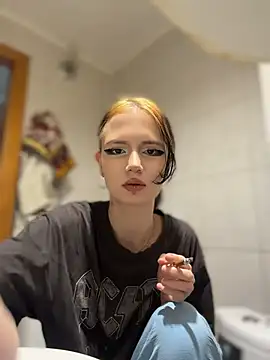 Snapshot of MarsiMur chatting on 05.27.26 MarsiMur online show from 05.27.26