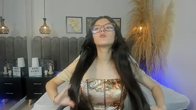 amber hill   online show from 05.28.26