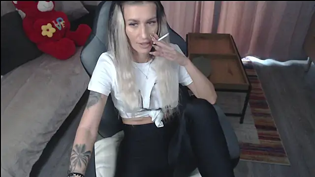 Snapshot of aryanne98 chatting on 05.24.26 aryanne98 online show from 05.24.26