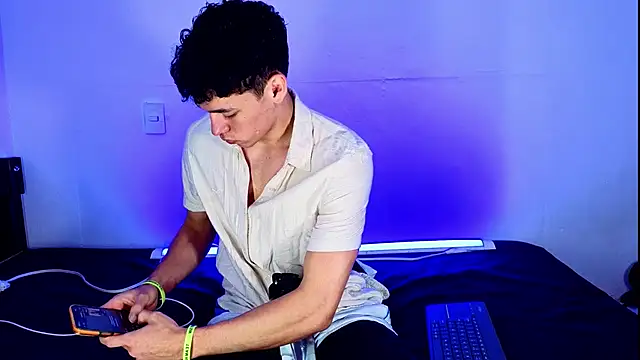 Snapshot of Luke_Muscle chatting on 05.26.26 Luke Muscle online show from 05.26.26
