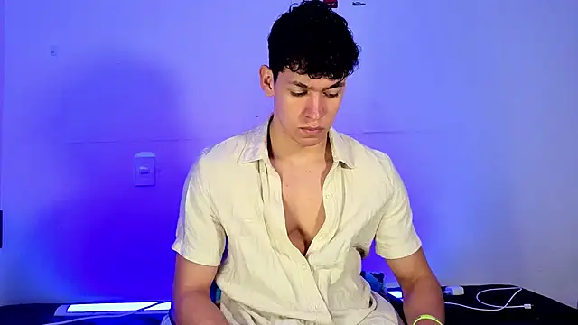 Snapshot of Luke_Muscle chatting on 05.29.26 Luke Muscle online show from 05.29.26