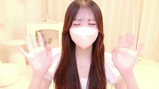 Snapshot of Yuinyaaa chatting on 06.22.26 Yuinyaaa online show from 06.22.26