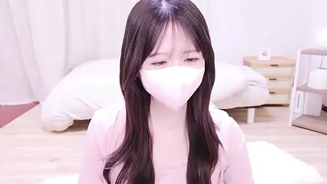 Snapshot of Yuinyaaa chatting on 07.19.26 Yuinyaaa online show from 07.19.26