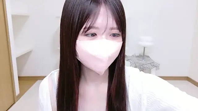 Snapshot of Yuinyaaa chatting on 07.25.26 Yuinyaaa online show from 07.25.26