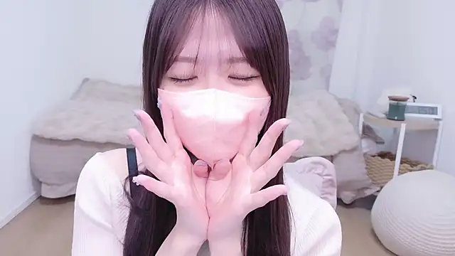 Snapshot of Yuinyaaa chatting on 08.08.26 Yuinyaaa online show from 08.08.26