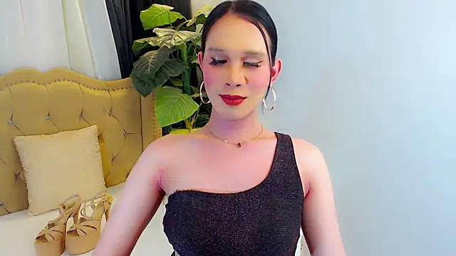 Snapshot of LexiLoreOnTop chatting on 06.25.26 LexiLoreOnTop online show from 06.25.26
