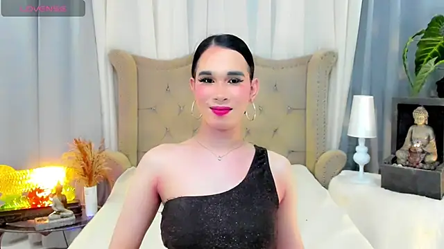 Snapshot of LexiLoreOnTop chatting on 07.21.26 LexiLoreOnTop online show from 07.21.26