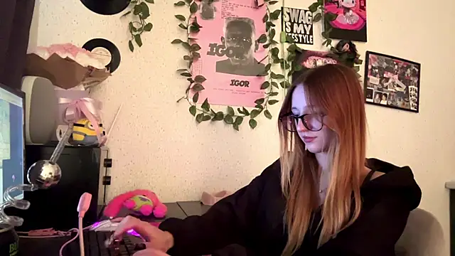 Sunshine Kira online show from 05.30.26