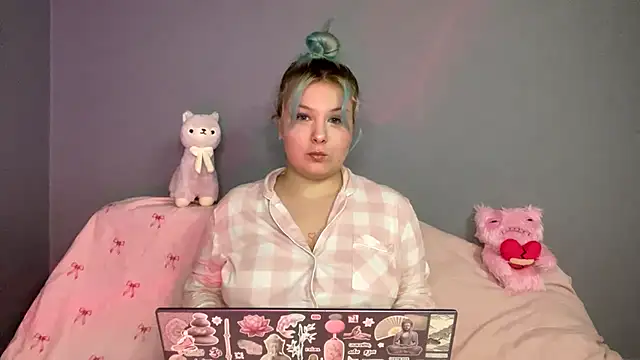 Stefani Art online show from 07.21.26