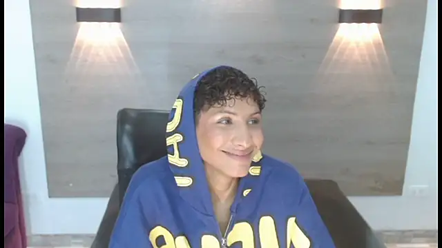 Snapshot of Ahdamnnxx_ chatting on 05.28.26 Ahdamnnxx online show from 05.28.26