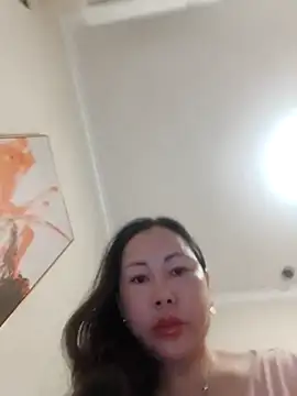Snapshot of cro-J chatting on 05.26.26 cro-J online show from 05.26.26