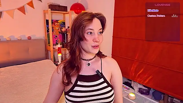 Snapshot of come_in_bed chatting on 07.08.26 come in bed online show from 07.08.26