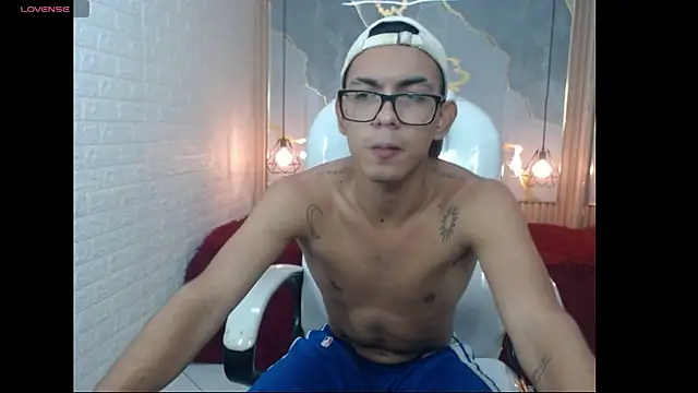 Snapshot of maximiliano_hotdevil chatting on 05.28.26 maximiliano hotdevil online show from 05.28.26
