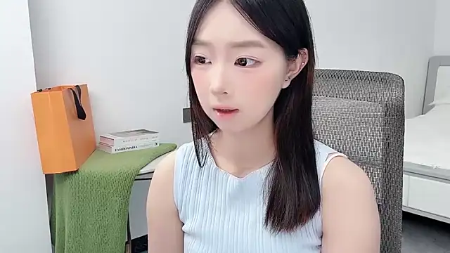 Yoyo33355 online show from 06.07.26