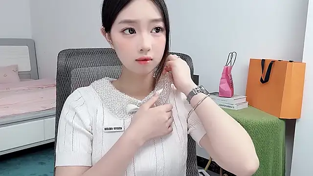 Yoyo33355 online show from 06.11.26