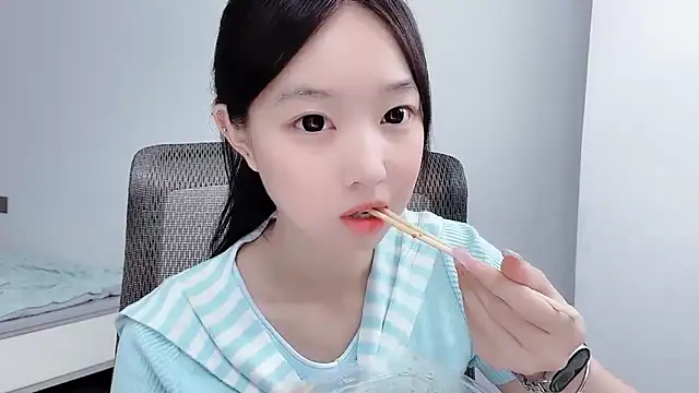 Yoyo33355 online show from 07.27.26