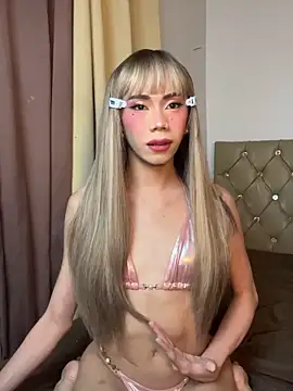 CassandraLovve online show from 06.17.26