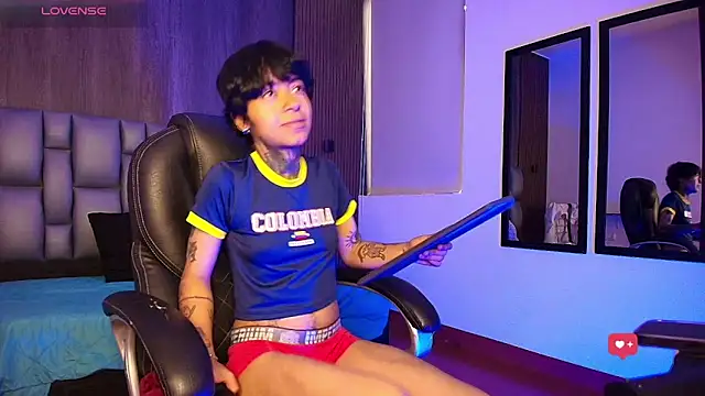 hottiesjuls online show from 06.11.26