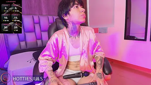 hottiesjuls online show from 06.26.26