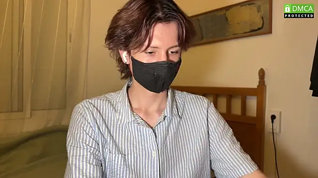 Snapshot of vornyx chatting on 07.19.26 vornyx online show from 07.19.26