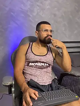 Snapshot of RoccoSaenz chatting on 05.28.26 RoccoSaenz online show from 05.28.26