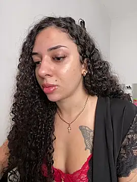 Snapshot of Sereia_camgirl chatting on 07.31.26 Sereia camgirl online show from 07.31.26