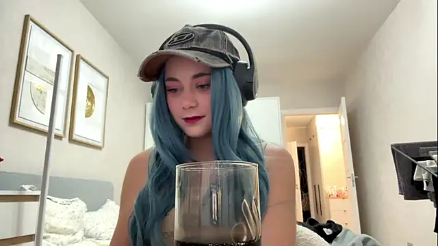 elfLiana online show from 05.31.26