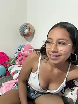 Snapshot of Violetlove_ chatting on 06.23.26 Violetlove online show from 06.23.26