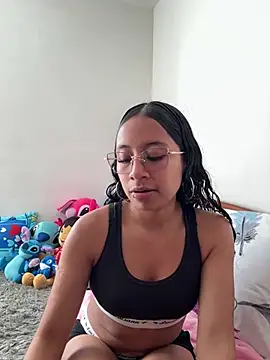 Snapshot of Violetlove_ chatting on 06.25.26 Violetlove online show from 06.25.26