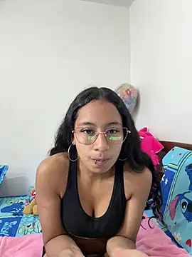 Snapshot of Violetlove_ chatting on 07.13.26 Violetlove online show from 07.13.26