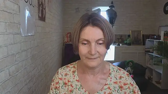 Snapshot of Mabel_Magic chatting on 06.10.26 Mabel Magic online show from 06.10.26