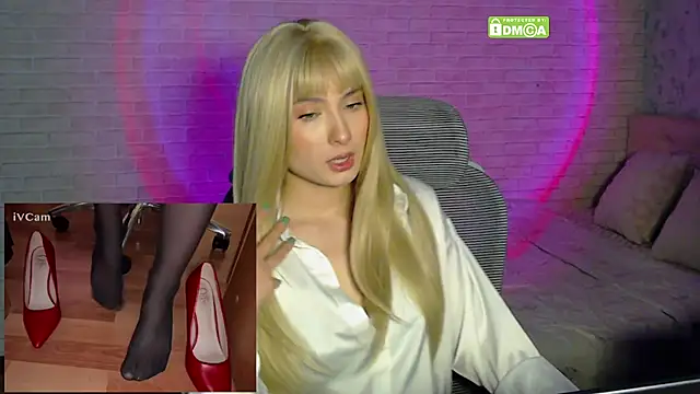 Snapshot of Monica_Everly chatting on 05.29.26 Monica Everly online show from 05.29.26