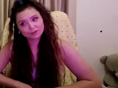 Snapshot of Lola_Creolla chatting on 05.28.26 Lola Creolla online show from 05.28.26
