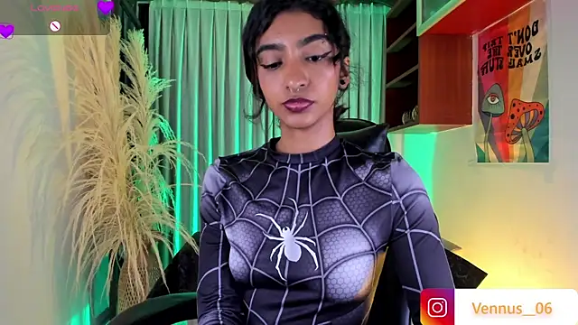 HottieVeroo  online show from 06.17.26